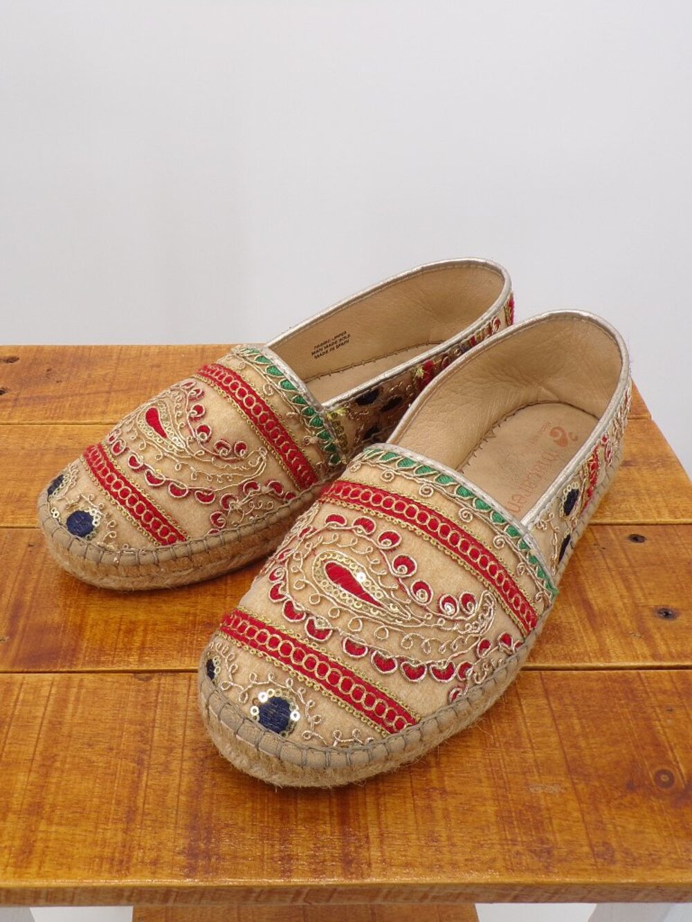 Macarena Espadrilles Women's US 8 - 8.5 Flat Slip On Colorful Fabric and Detail